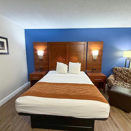 Comfort Inn & Suites St Louis-Hazelwood Extérieur photo