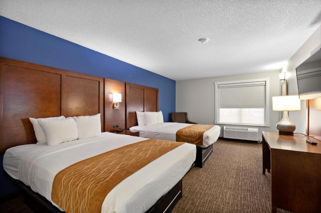 Comfort Inn & Suites St Louis-Hazelwood Extérieur photo