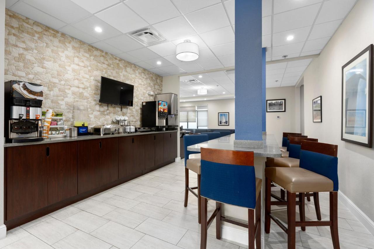 Comfort Inn & Suites St Louis-Hazelwood Extérieur photo