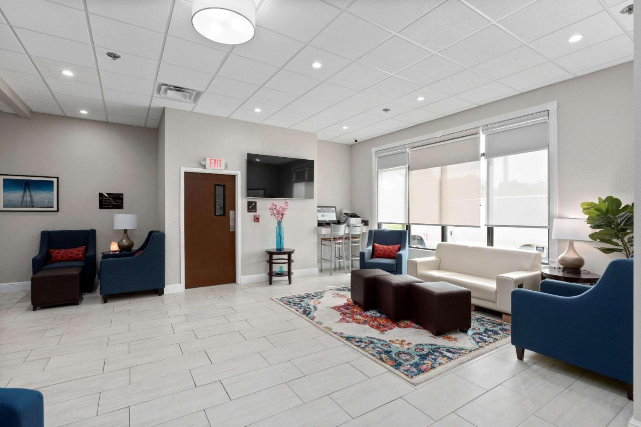 Comfort Inn & Suites St Louis-Hazelwood Extérieur photo