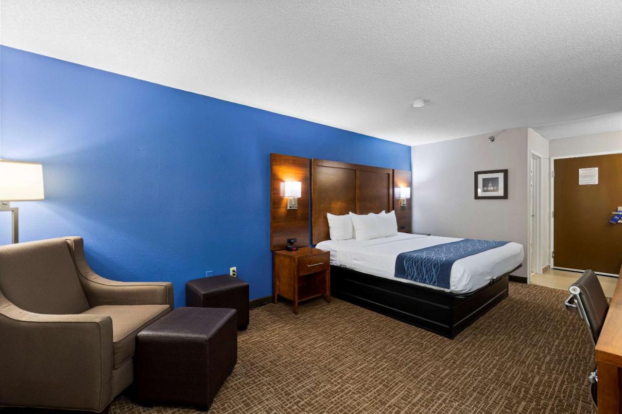 Comfort Inn & Suites St Louis-Hazelwood Extérieur photo