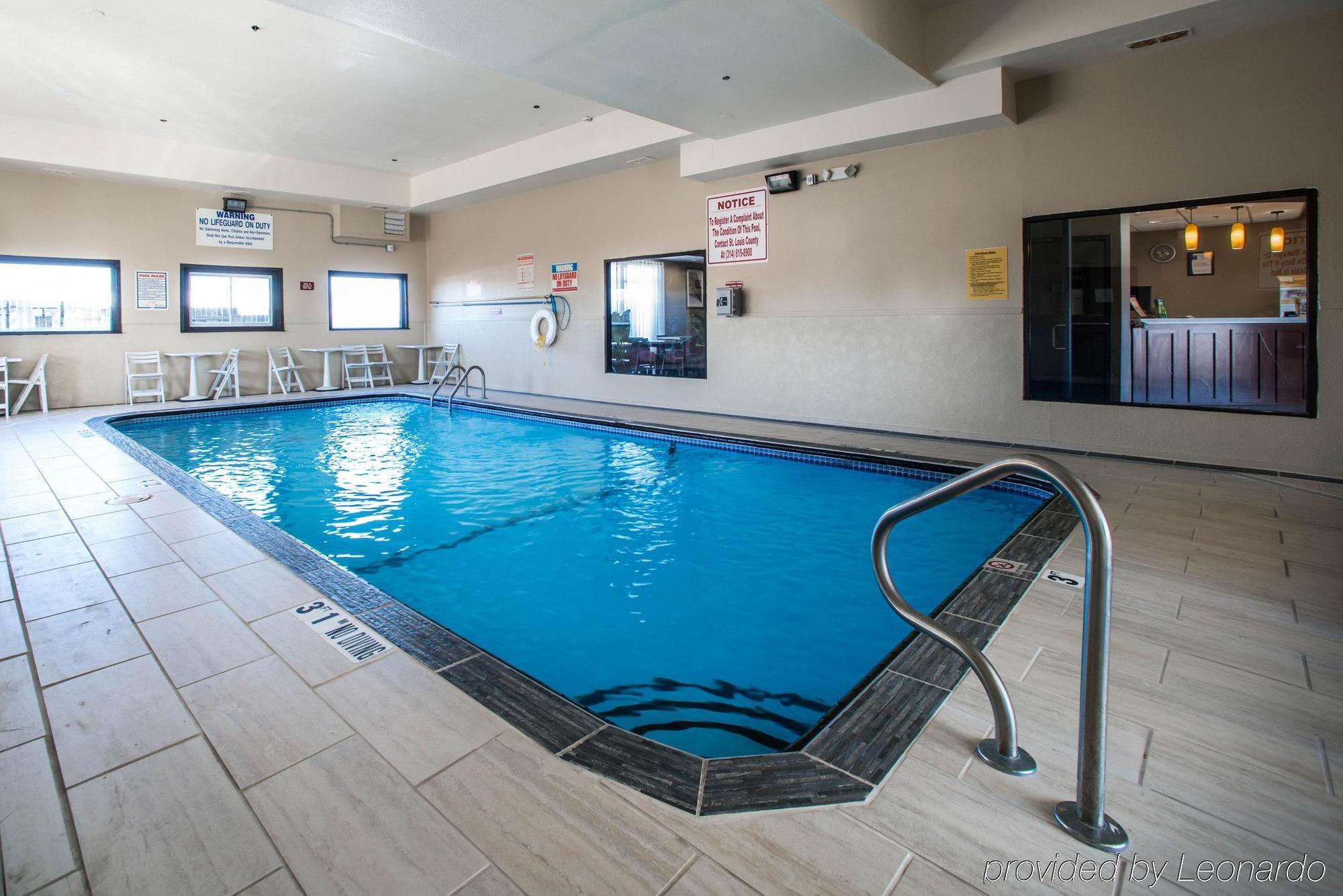 Comfort Inn & Suites St Louis-Hazelwood Extérieur photo