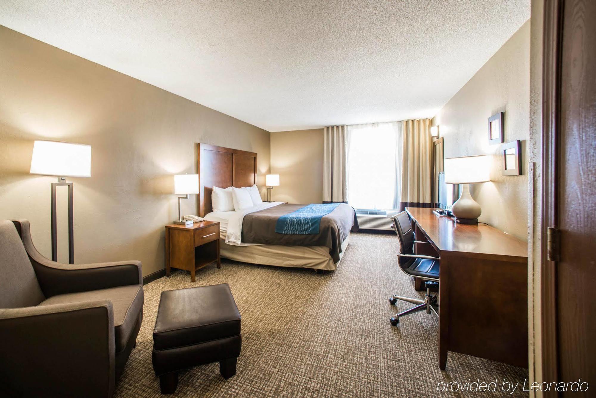 Comfort Inn & Suites St Louis-Hazelwood Extérieur photo