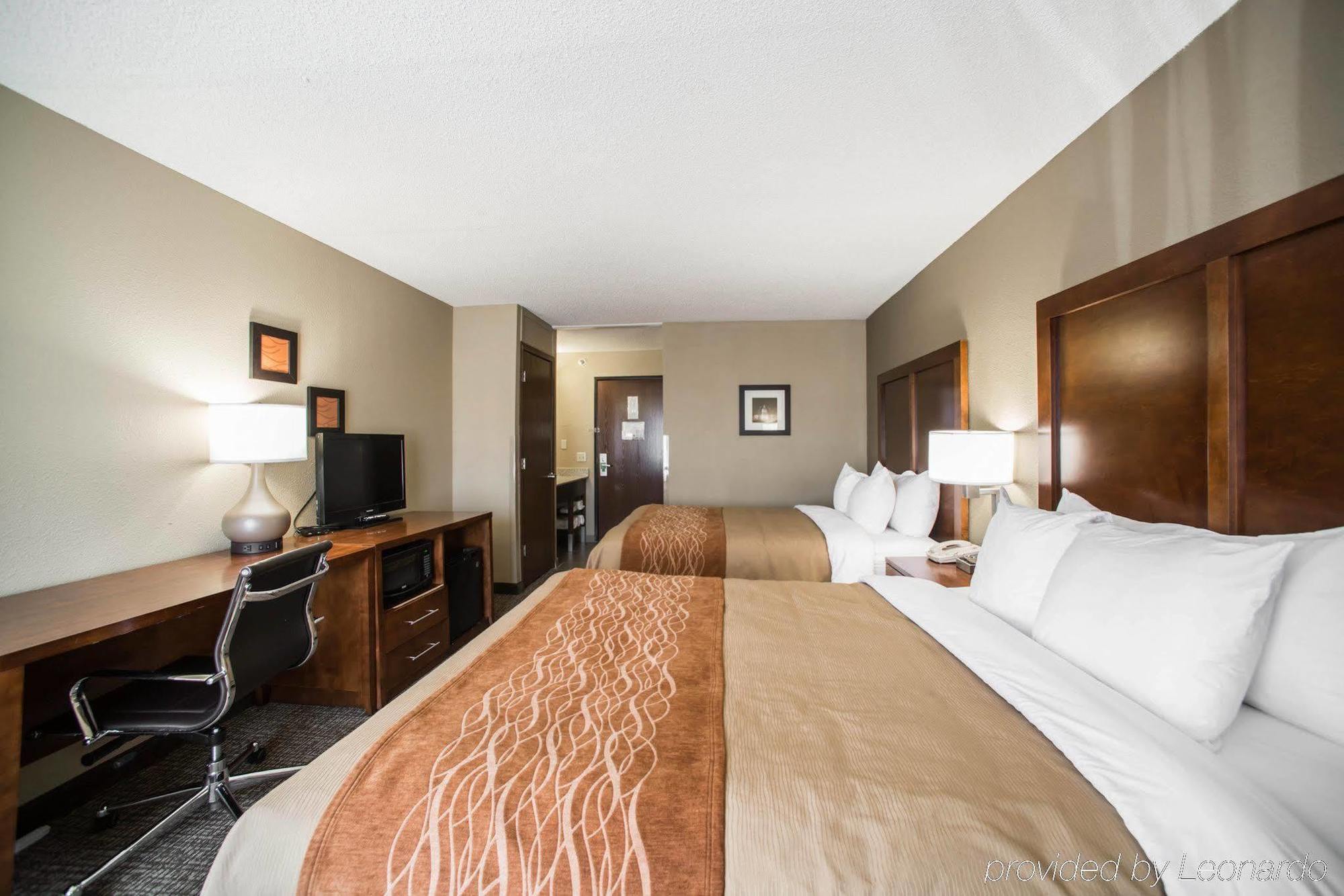 Comfort Inn & Suites St Louis-Hazelwood Extérieur photo