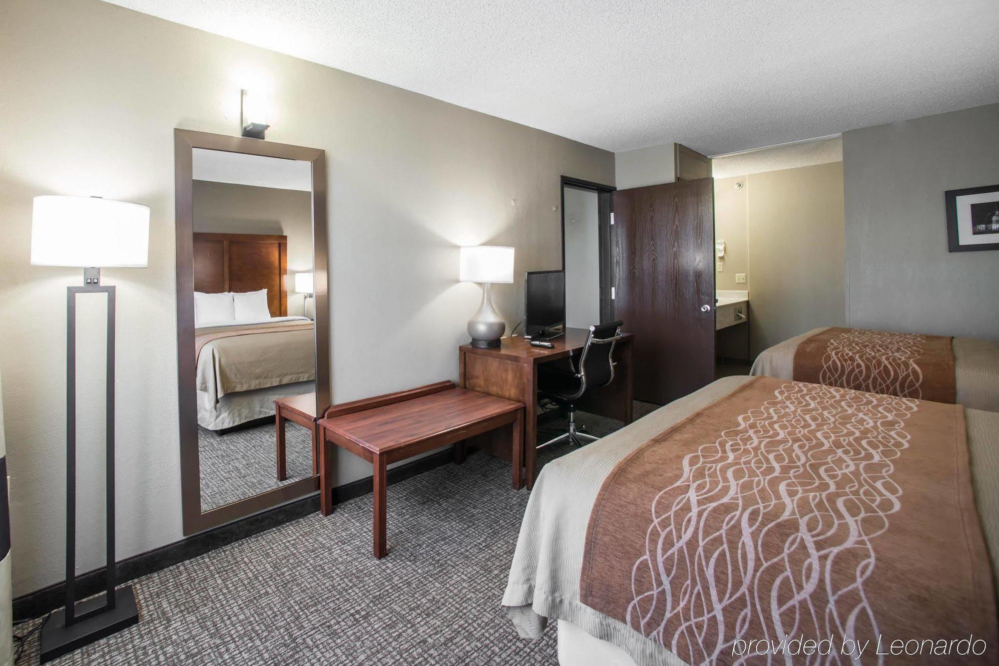 Comfort Inn & Suites St Louis-Hazelwood Extérieur photo
