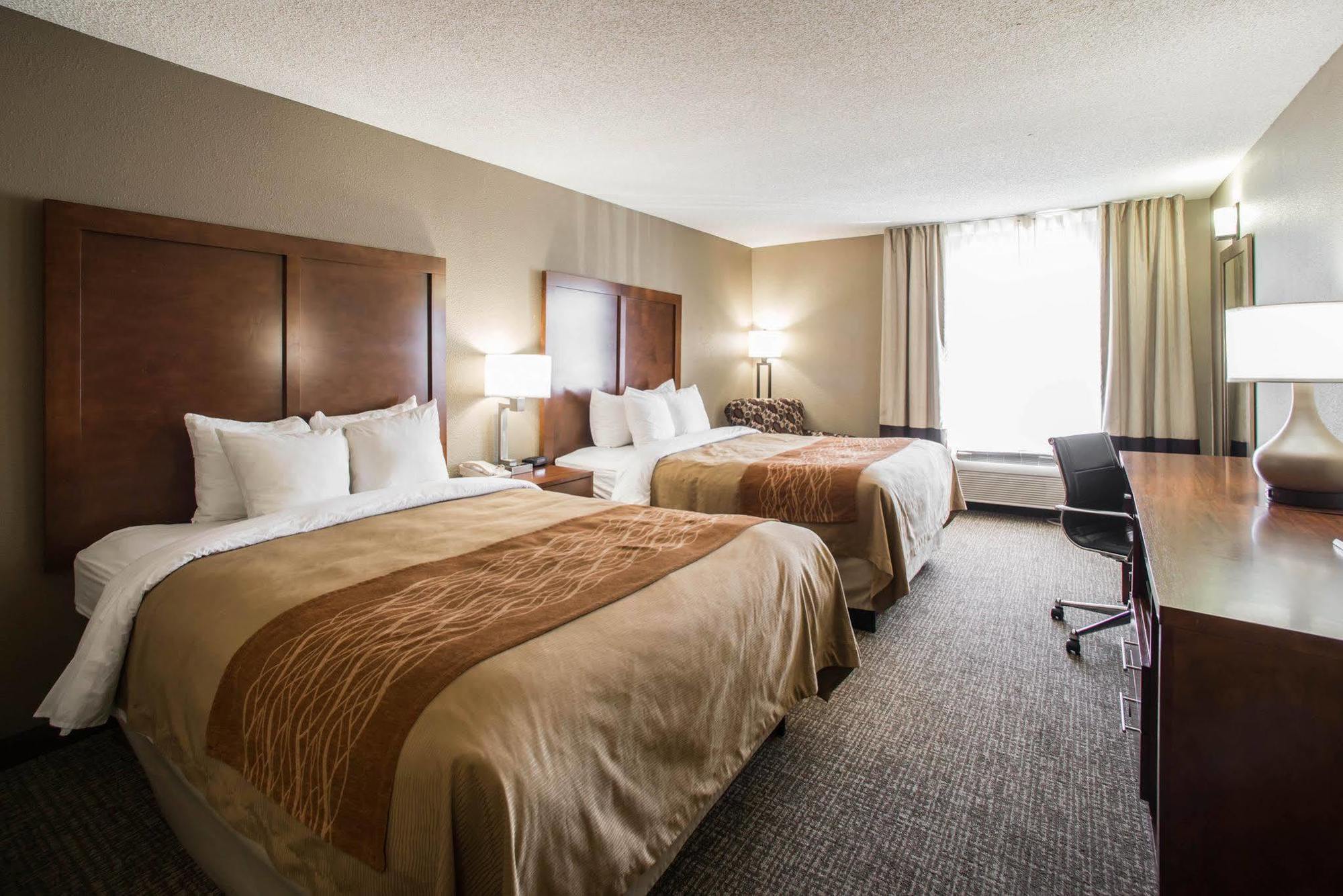 Comfort Inn & Suites St Louis-Hazelwood Extérieur photo