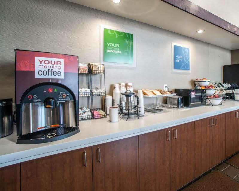 Comfort Inn & Suites St Louis-Hazelwood Extérieur photo